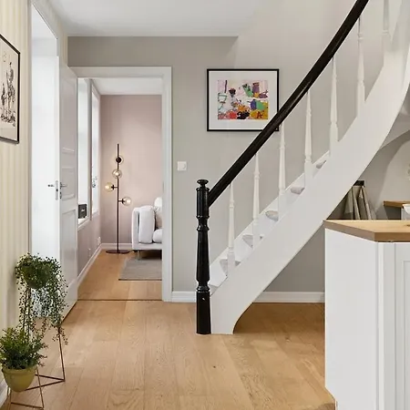 Charming With Stunning View Apartment
